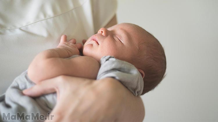 دلیل بالا آوردن نوزاد-دلیل بالا آوردن شیر در نوزادان