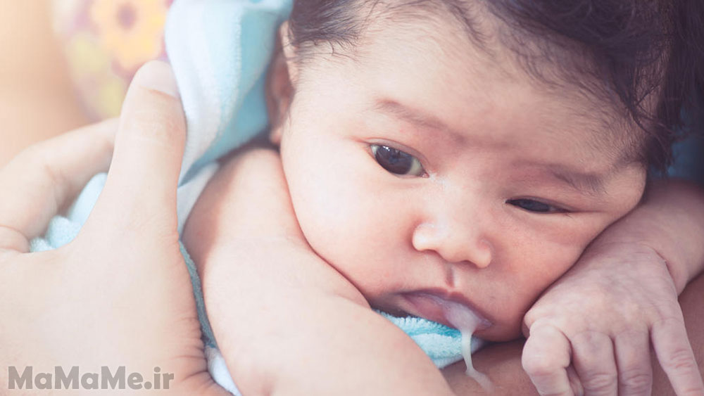 چرا نوزاد شیر بالا میاره؟ + 8 راهکار برای کاهش استفراغ در نوزاد